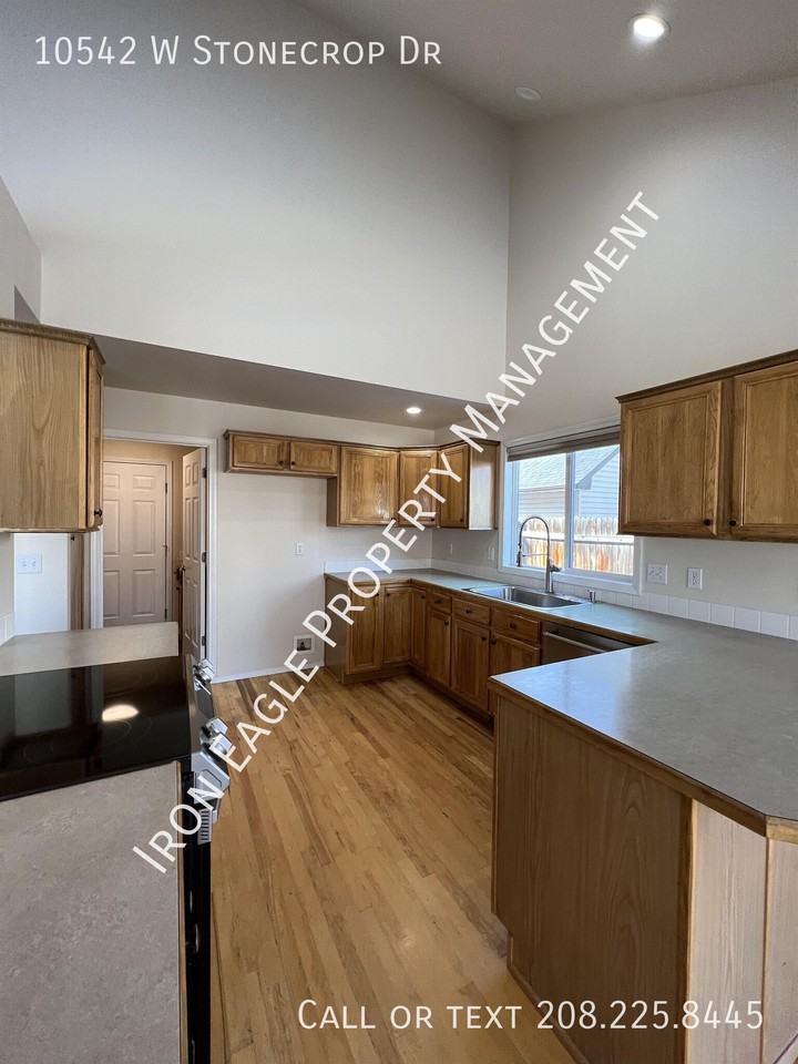 10542 W Stonecrop Dr - Photo 4 of 18