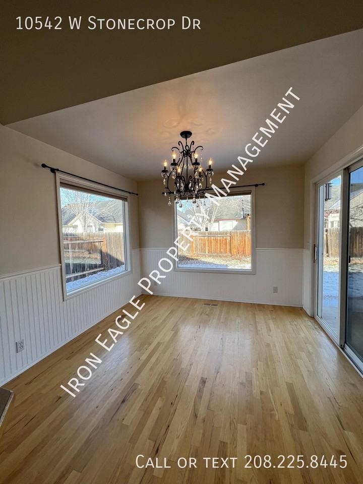 10542 W Stonecrop Dr - Photo 5 of 18