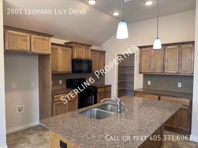 2801 Leopard Lily Dr - Photo 7 of 32