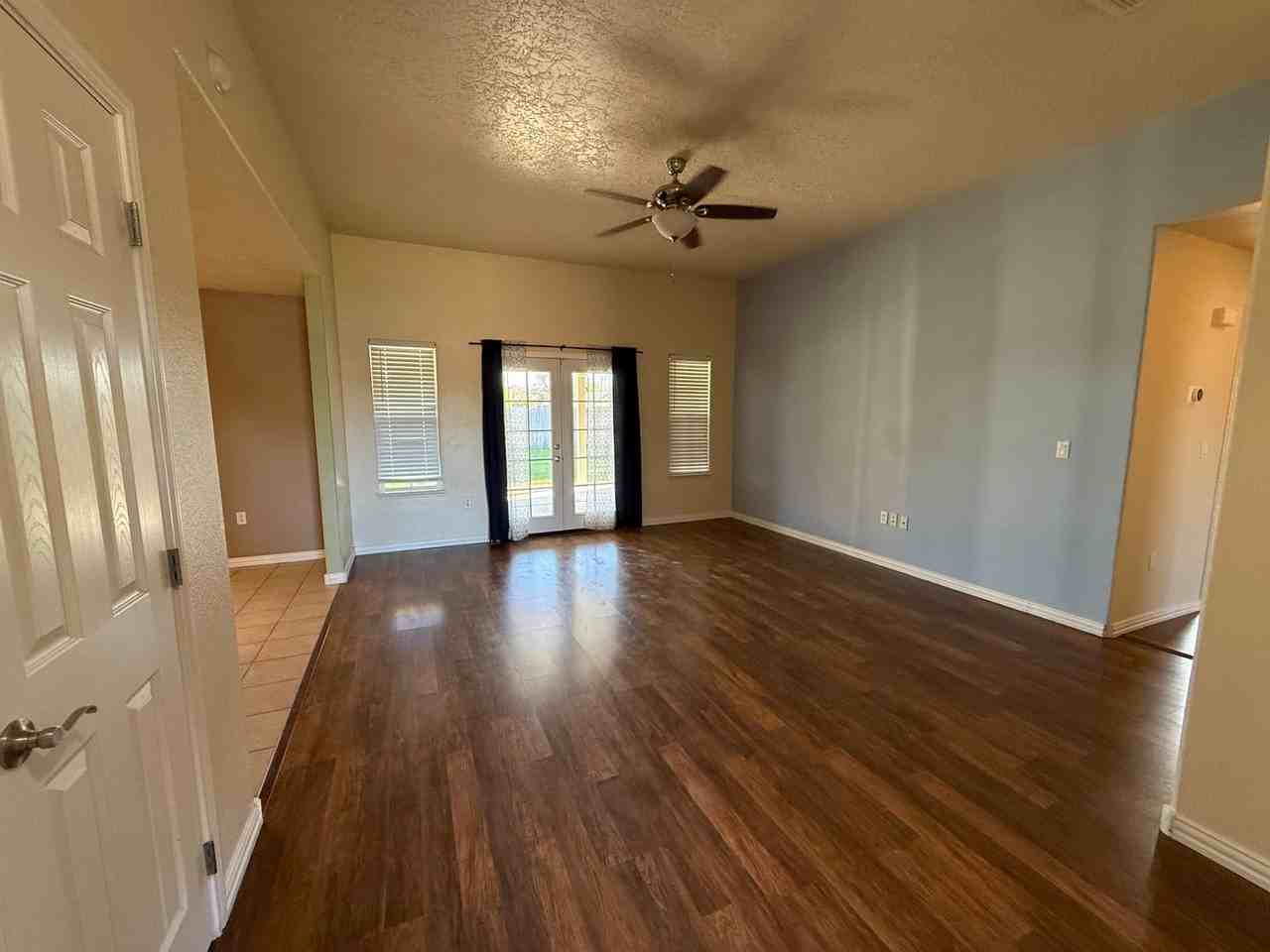 4633 Sandstone Dr - Photo 2 of 21
