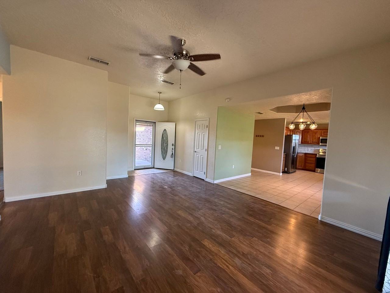 4633 Sandstone Dr - Photo 3 of 21