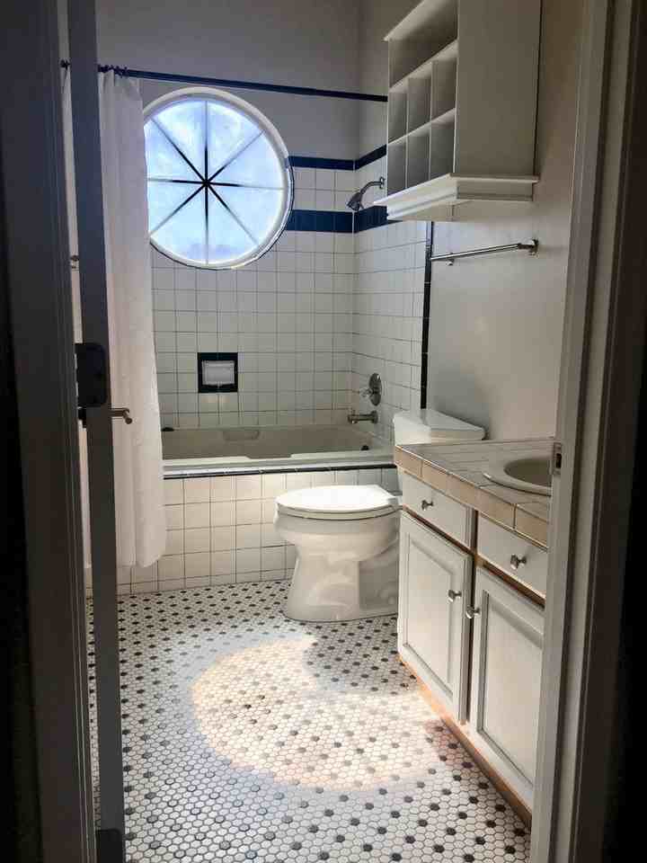 2444 Plaza Vizcaya Nw - Photo 6 of 19