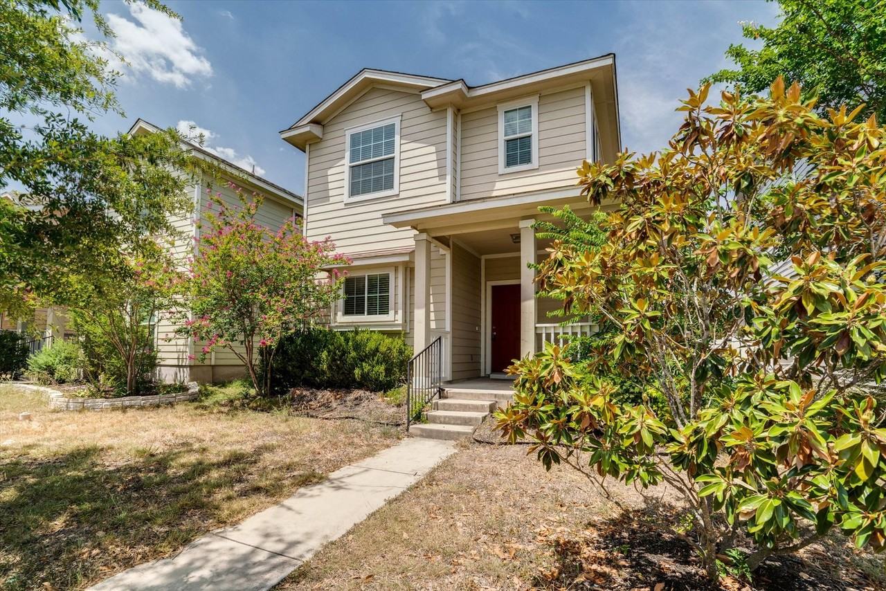 906 Craters Of The Moon Blvd - Photo 2 of 22