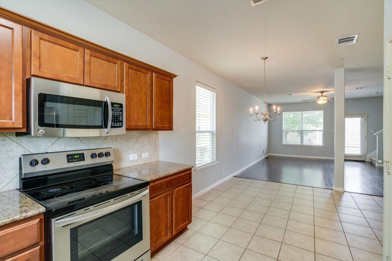 906 Craters Of The Moon Blvd - Photo 4 of 22