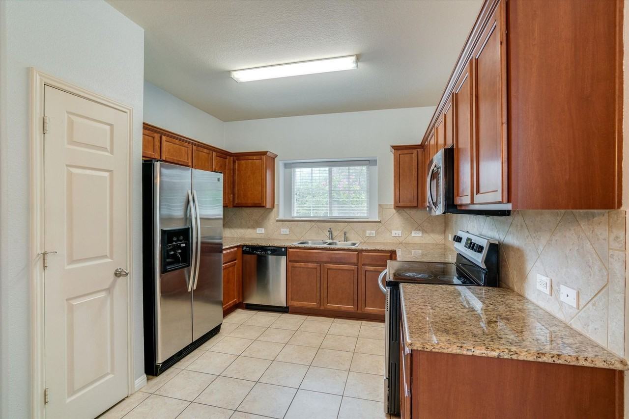 906 Craters Of The Moon Blvd - Photo 5 of 22