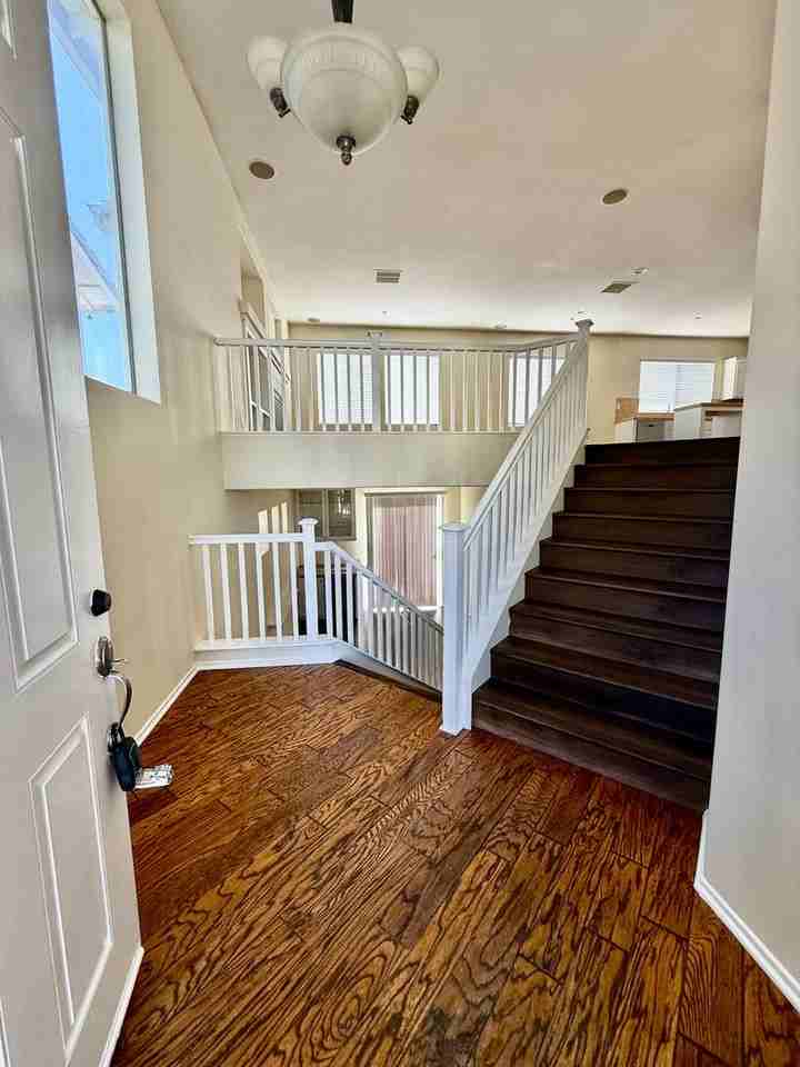 11224 Parkway Ct - Photo 5 of 34