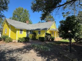 featured image of 102 Starhill Dr