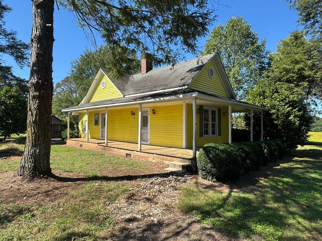 102 Starhill Dr - Photo 3 of 50