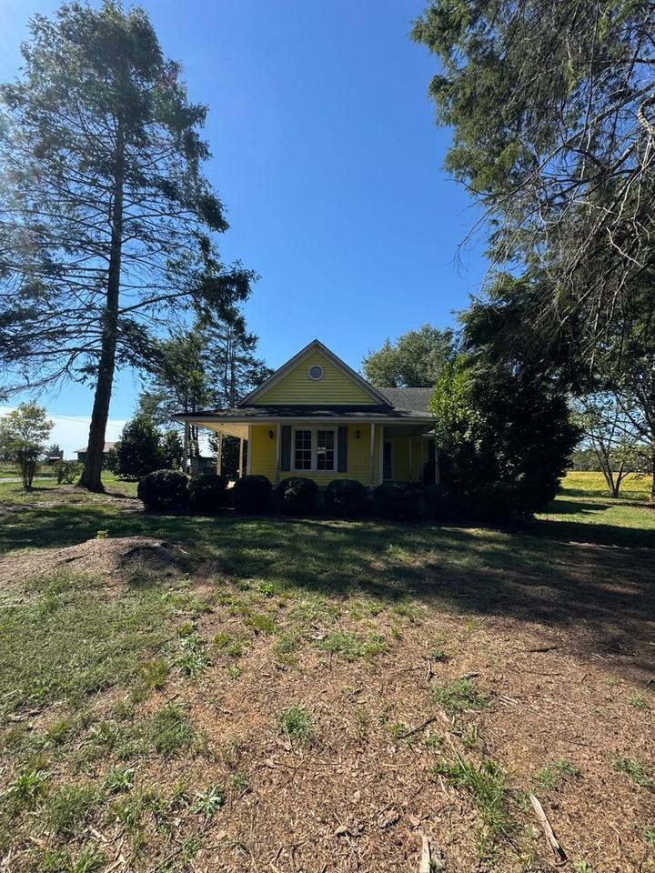 102 Starhill Dr - Photo 4 of 50