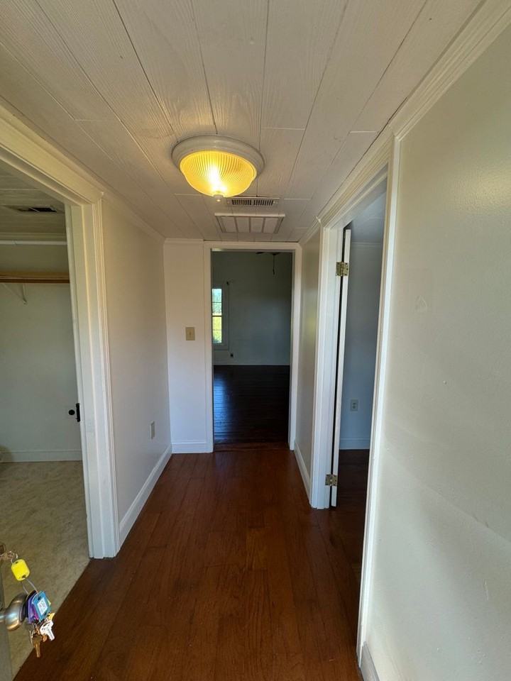 102 Starhill Dr - Photo 7 of 50