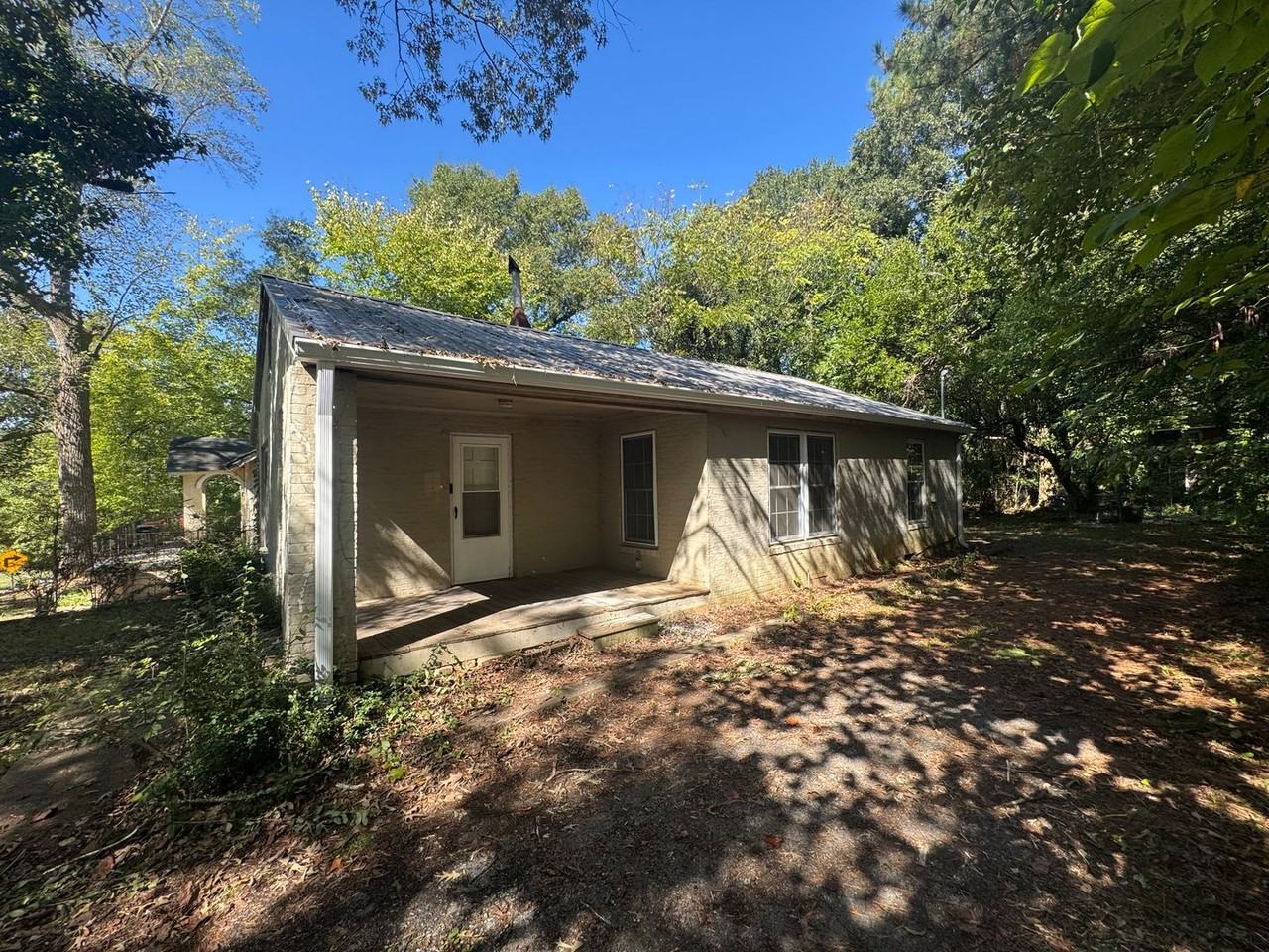 523 E Warren St - Photo 2 of 21