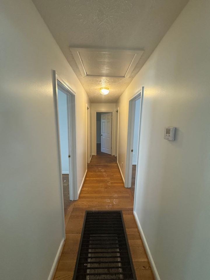 523 E Warren St - Photo 7 of 21