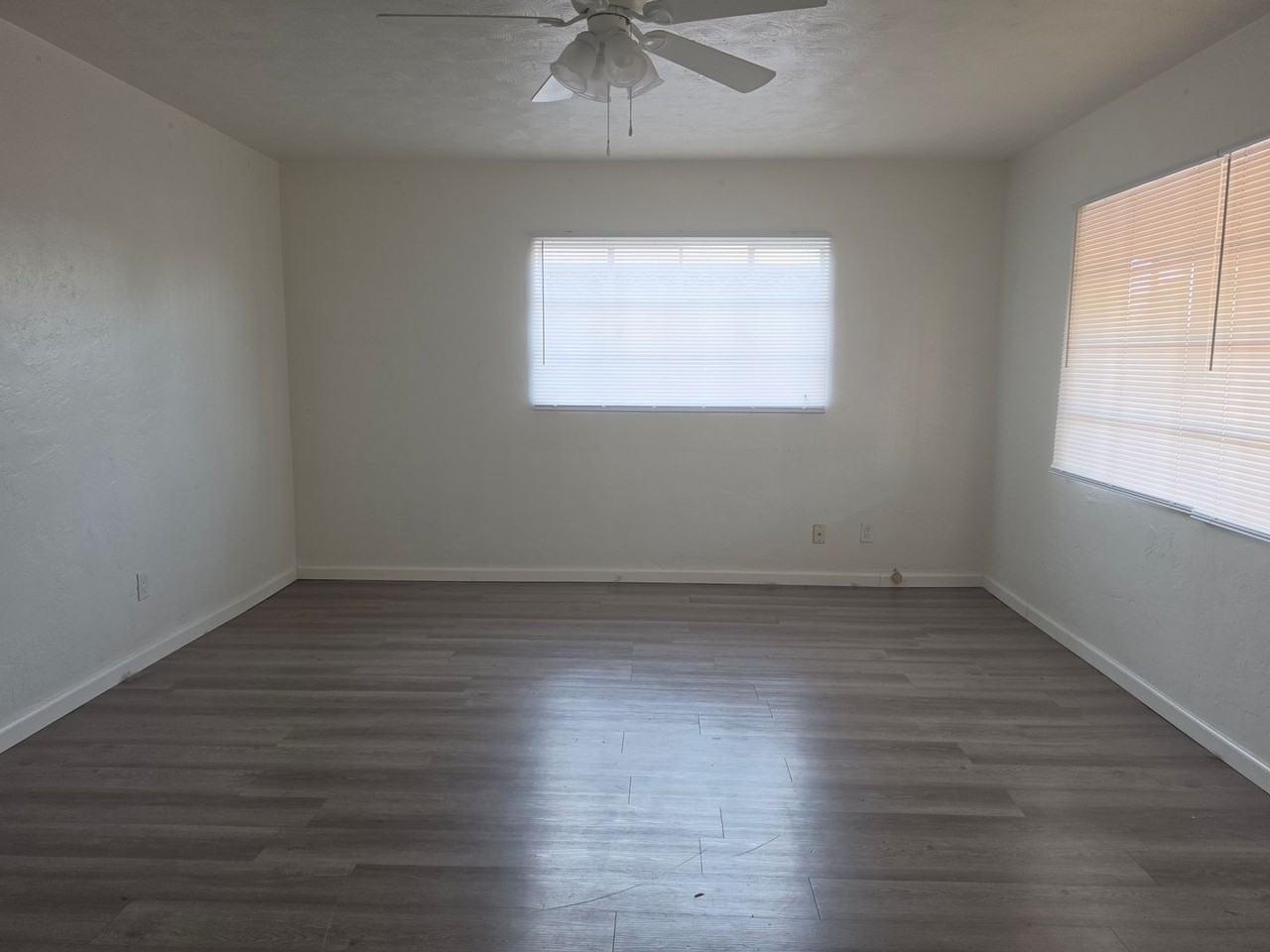 1409 E Hall St - Photo 2 of 11