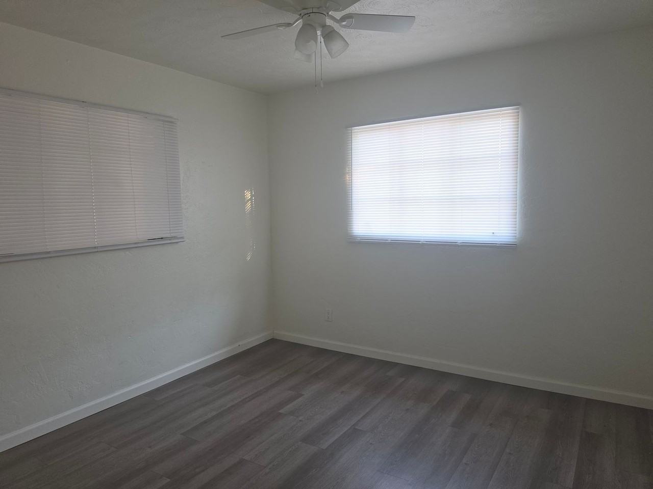 1409 E Hall St - Photo 5 of 11