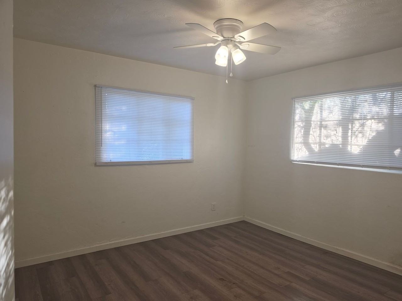 1409 E Hall St - Photo 6 of 11