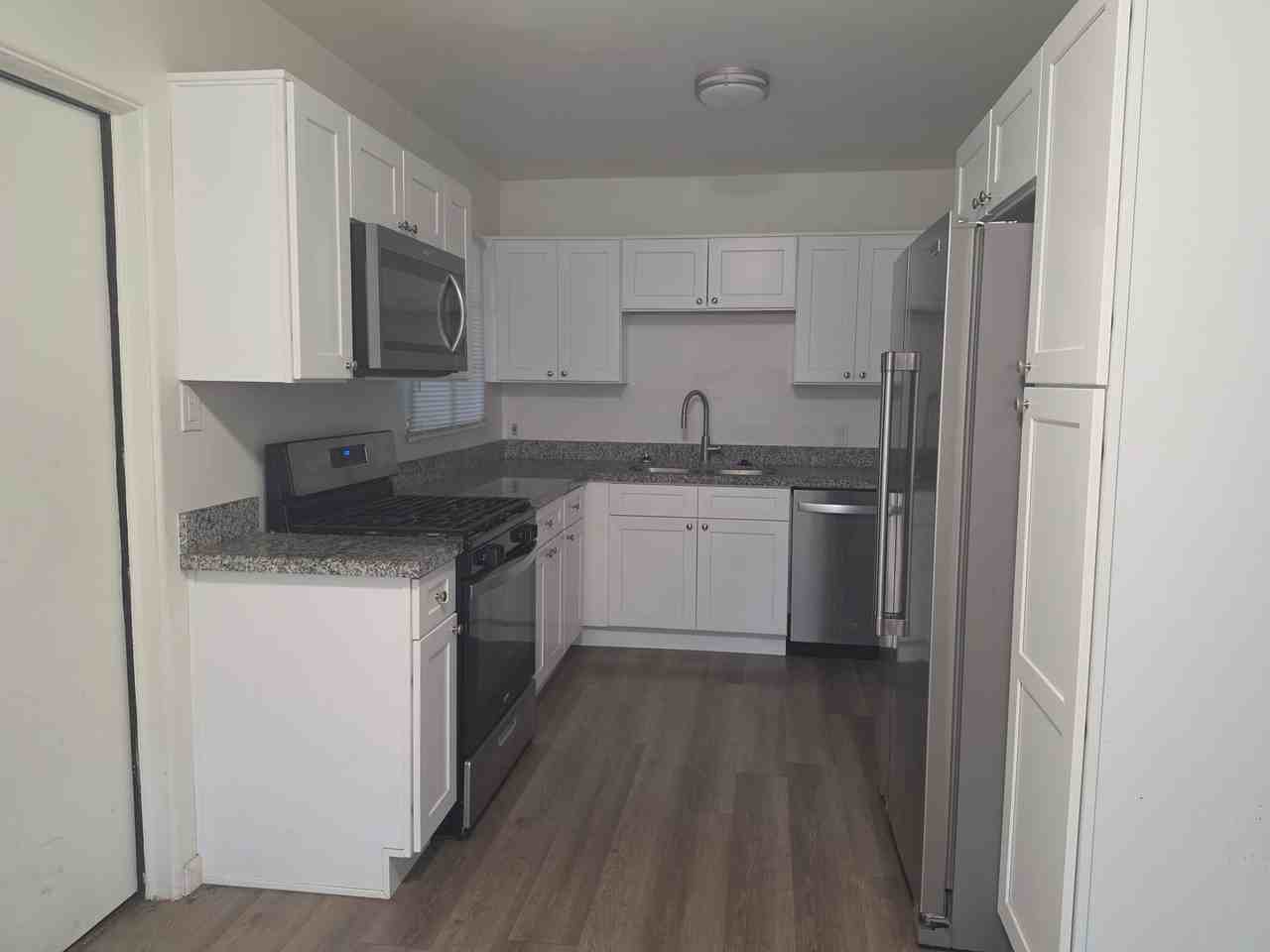 1409 E Hall St - Photo 7 of 11