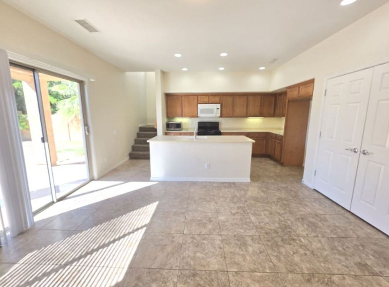 2213 W Kathleen Rd - Photo 6 of 32