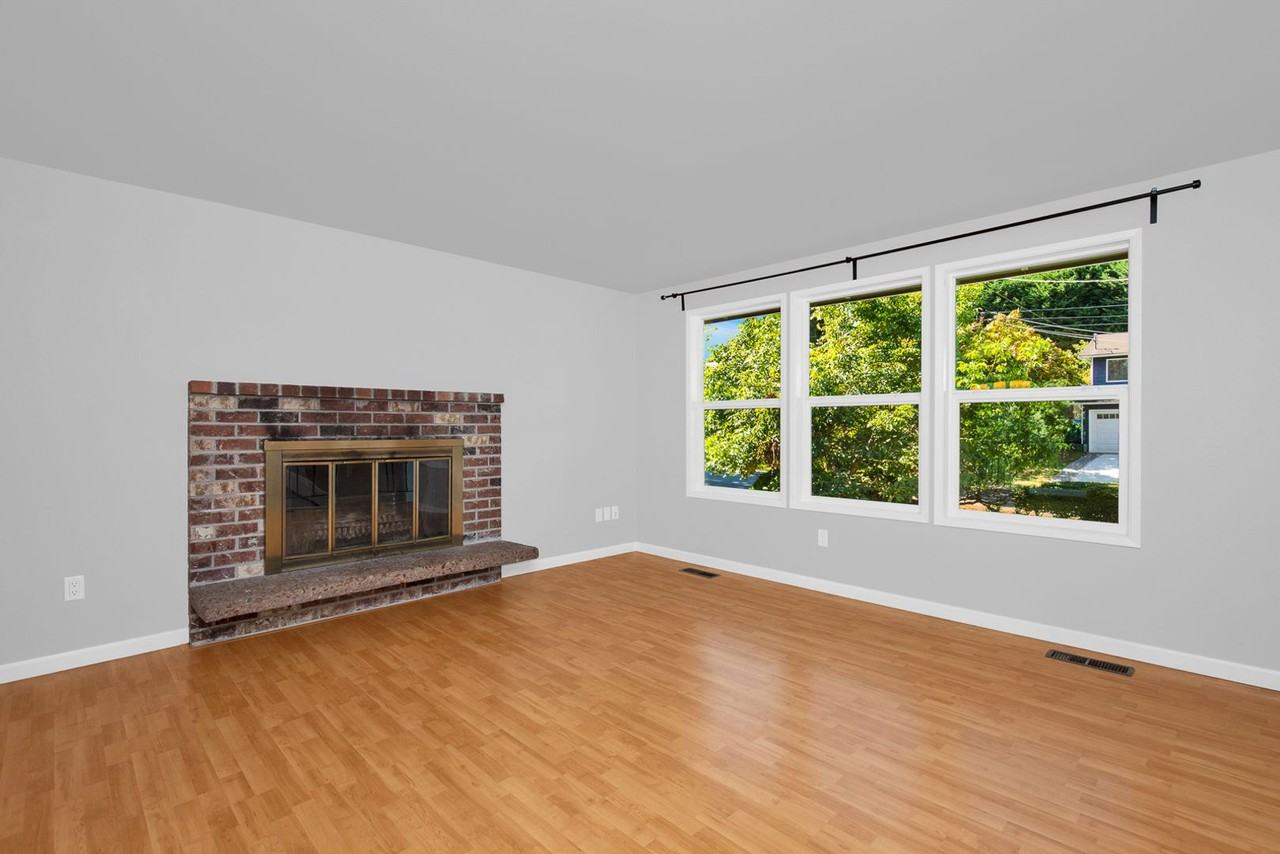 17318 9th Ave Ne - Photo 7 of 28
