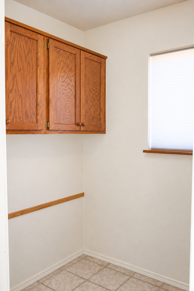 3715 N Taylor Dr - Photo 6 of 13
