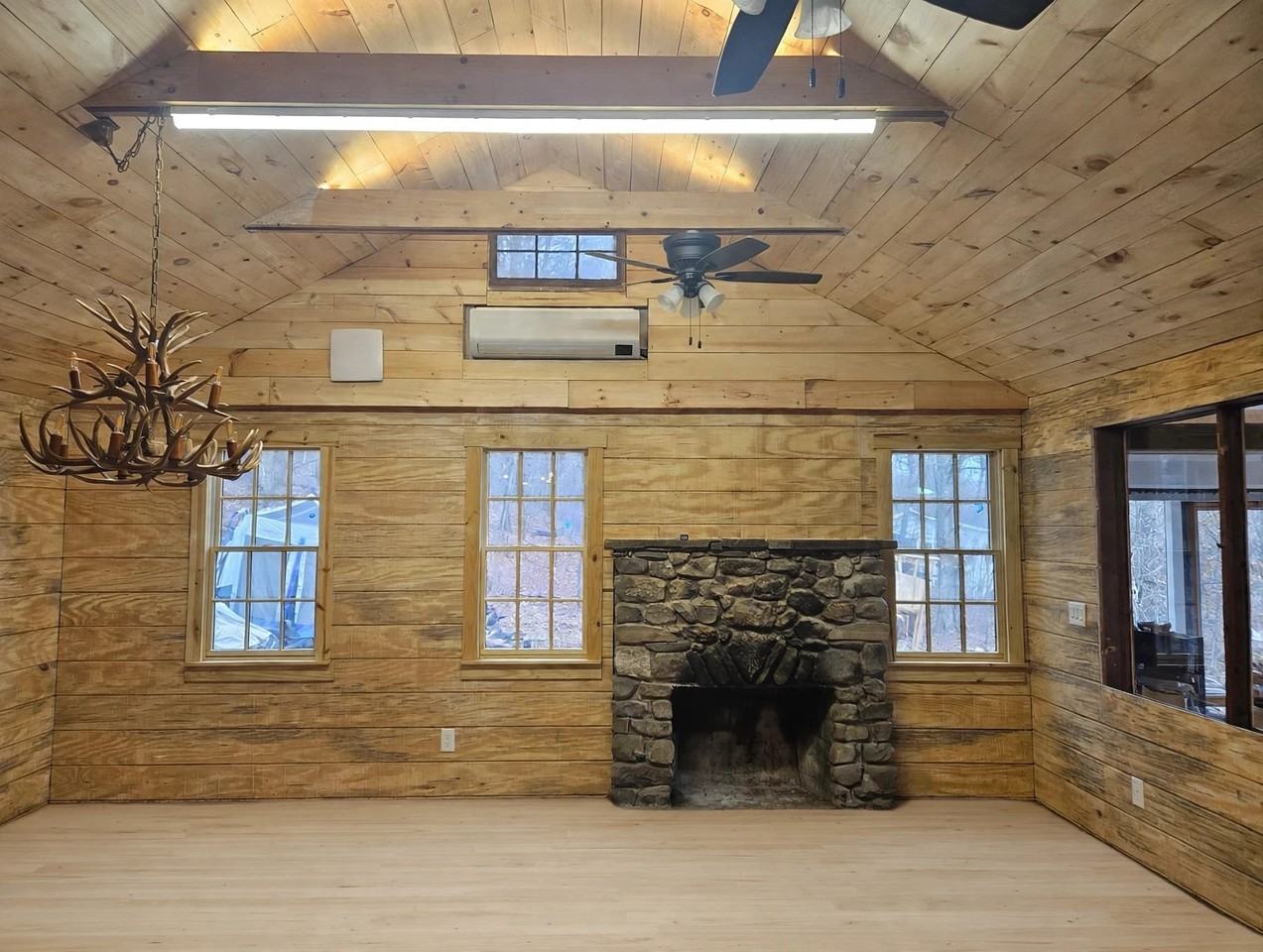 87 Arcadian Trl - Photo 2 of 12