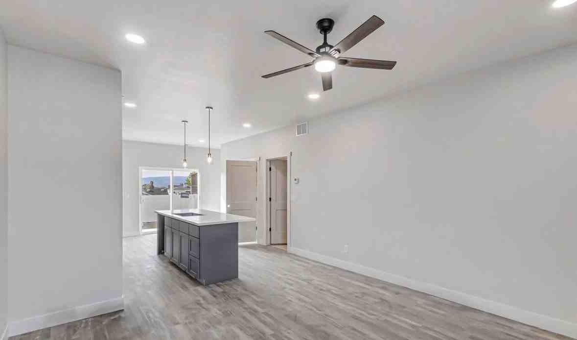2861 Naples Dr - Photo 2 of 3