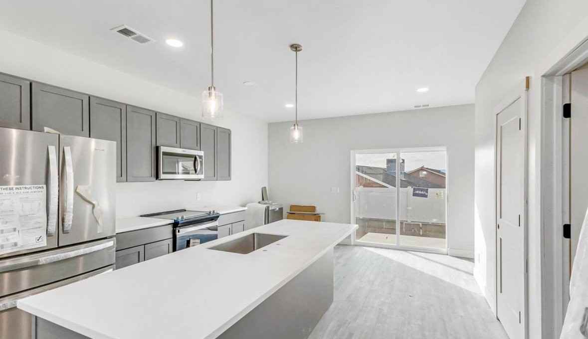 2861 Naples Dr - Photo 3 of 3