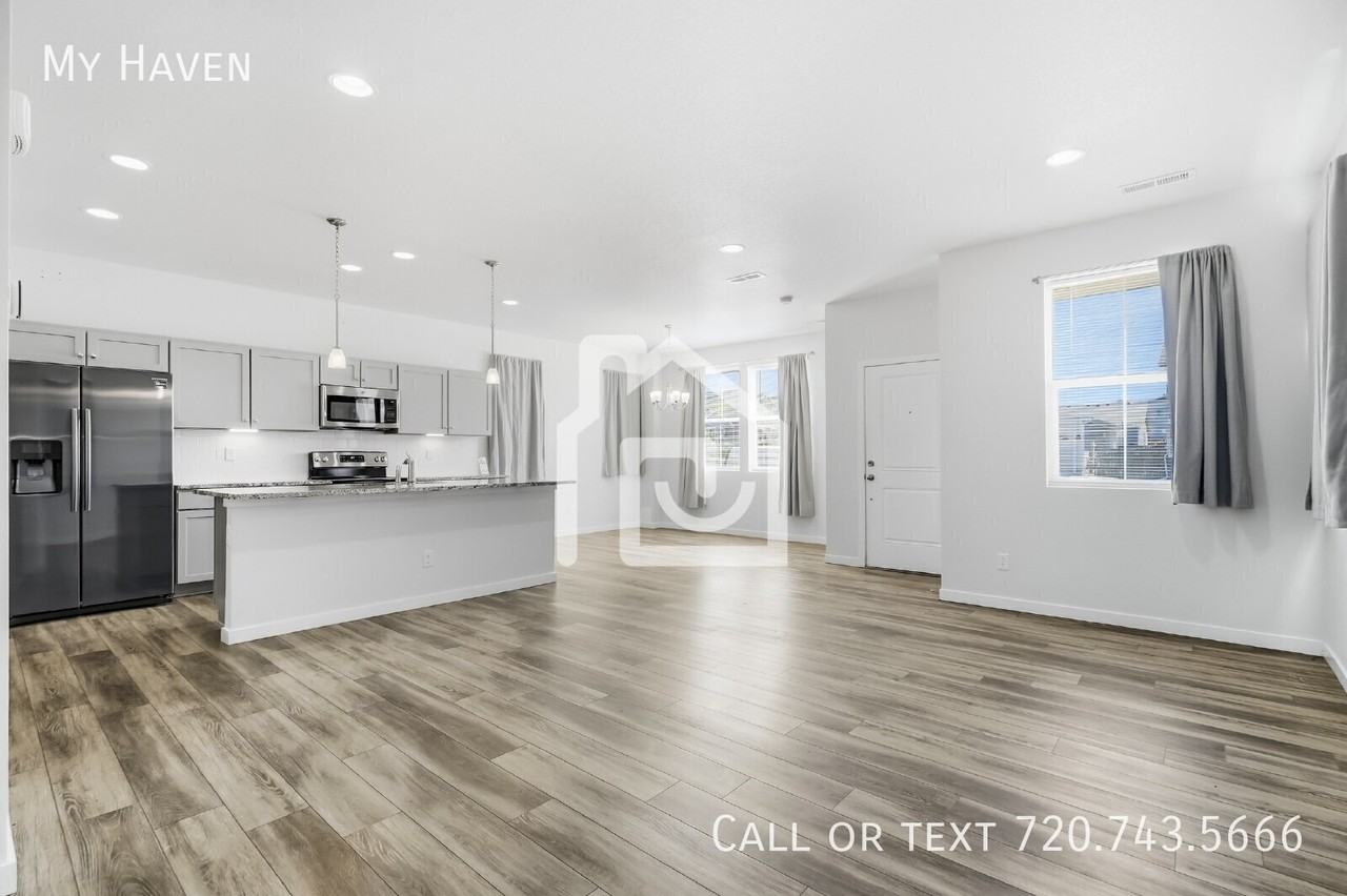 28435 E 8th Ave - Photo 3 of 27