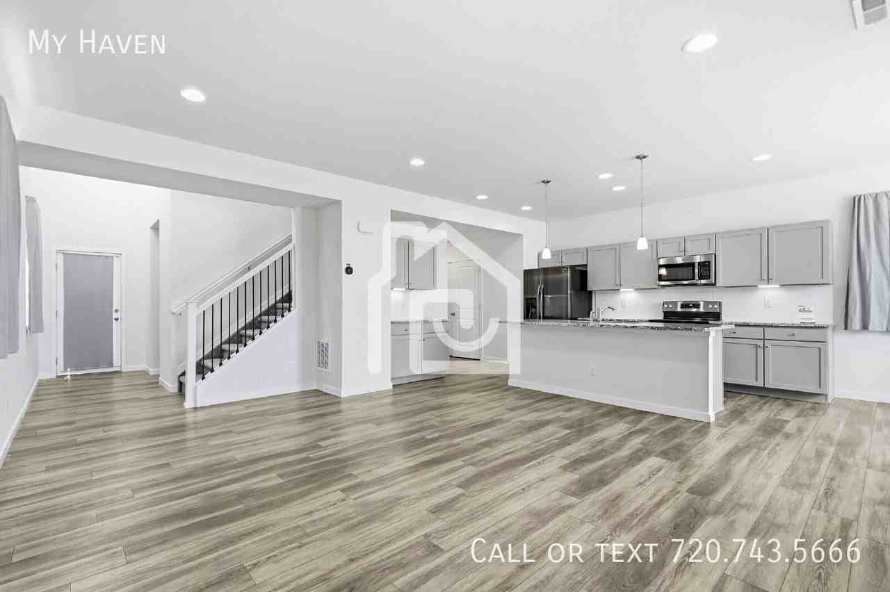 28435 E 8th Ave - Photo 4 of 27