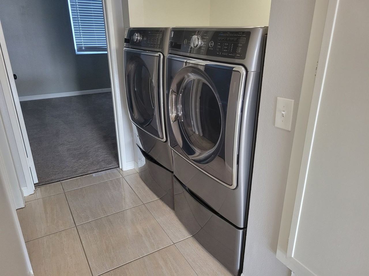 825 W Fletcher Ave #111 - Photo 5 of 7