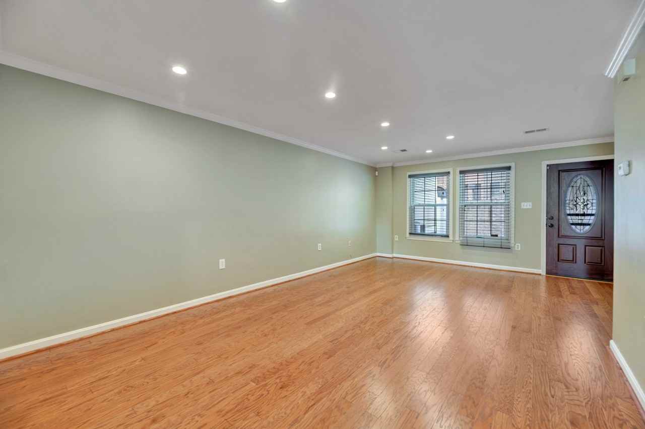 1843 Channing St Ne - Photo 2 of 27