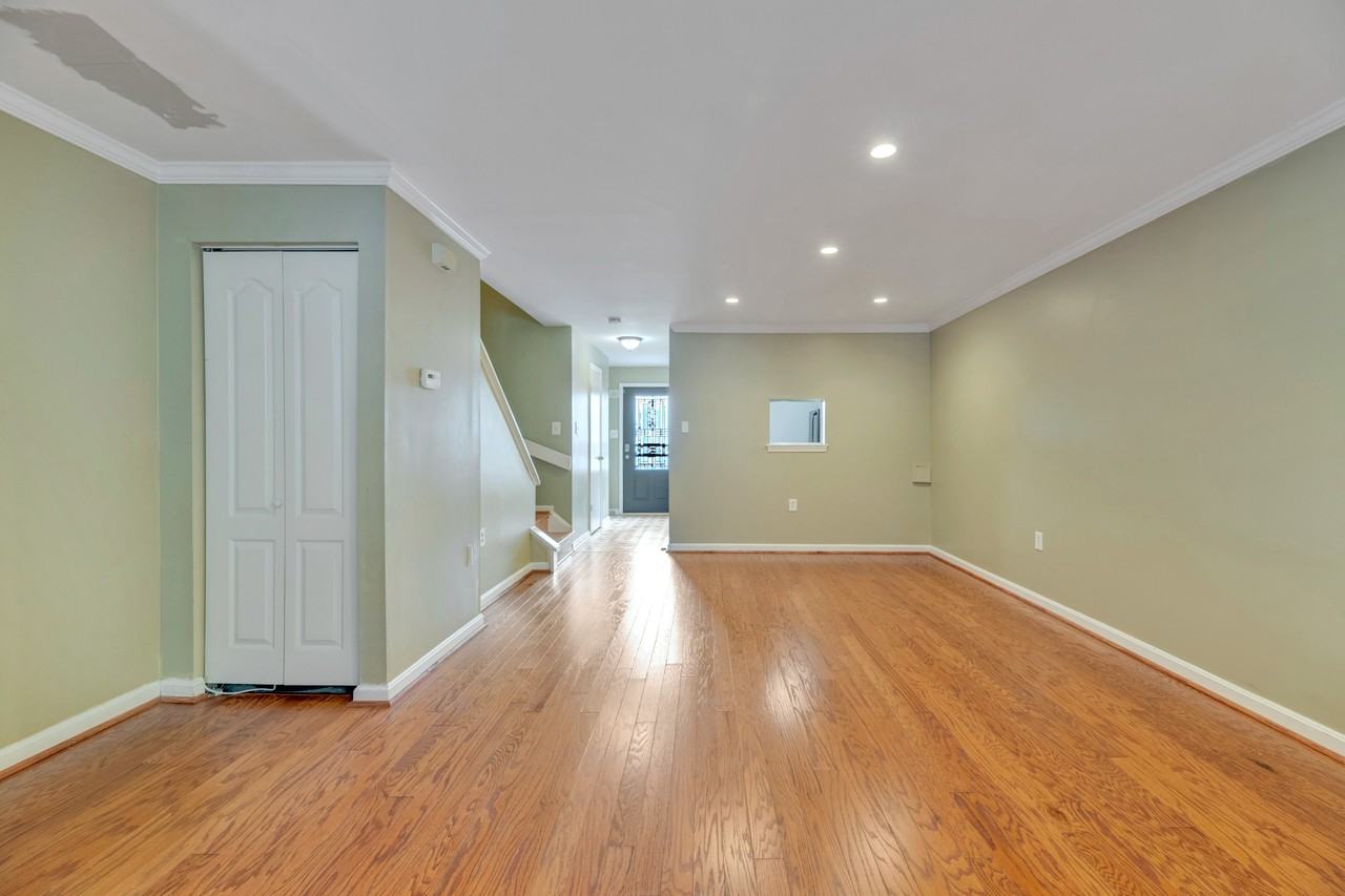 1843 Channing St Ne - Photo 5 of 27