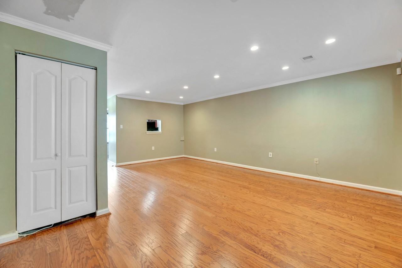 1843 Channing St Ne - Photo 6 of 27