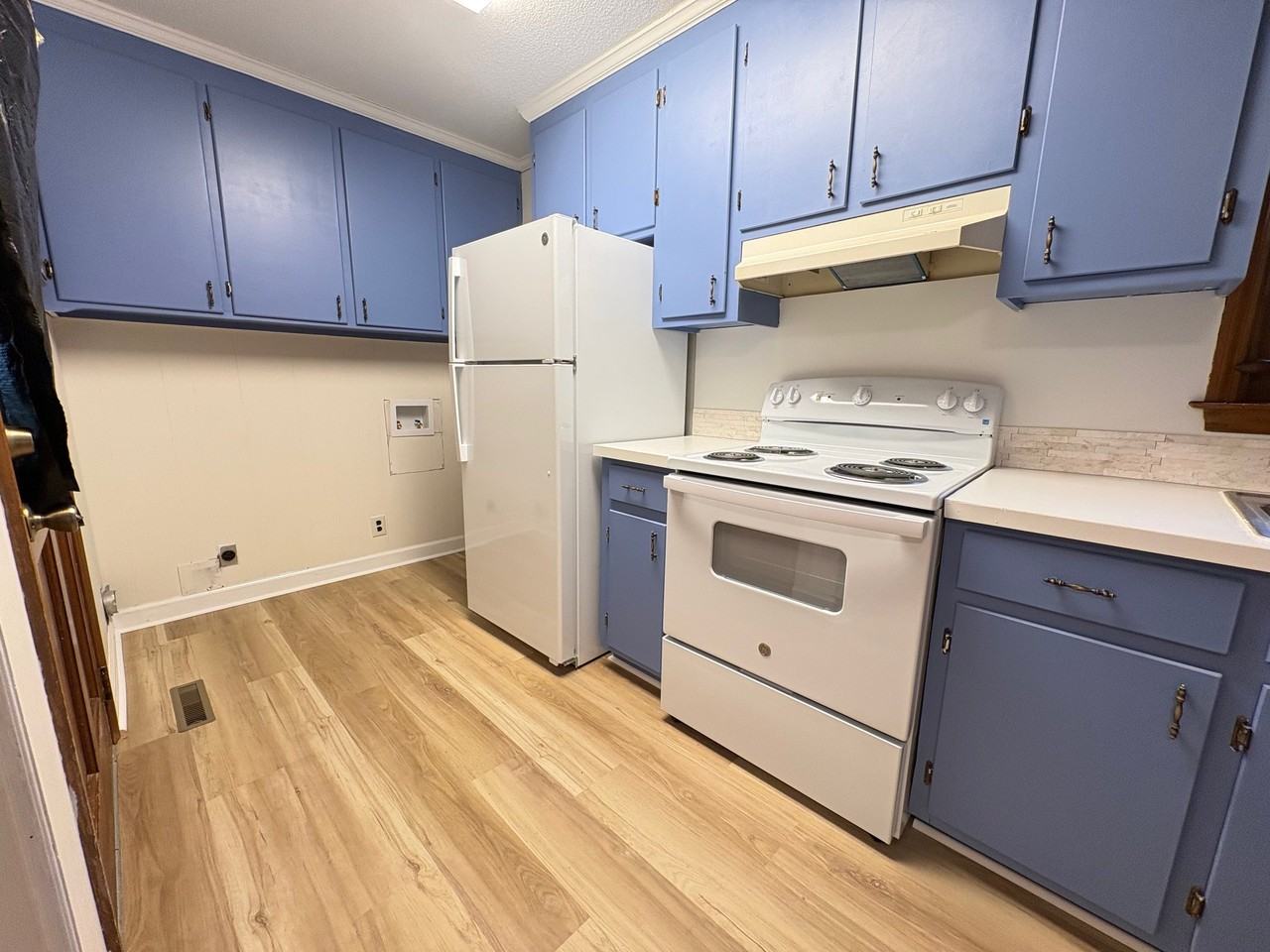 825 Buck Swamp Rd - Photo 2 of 10