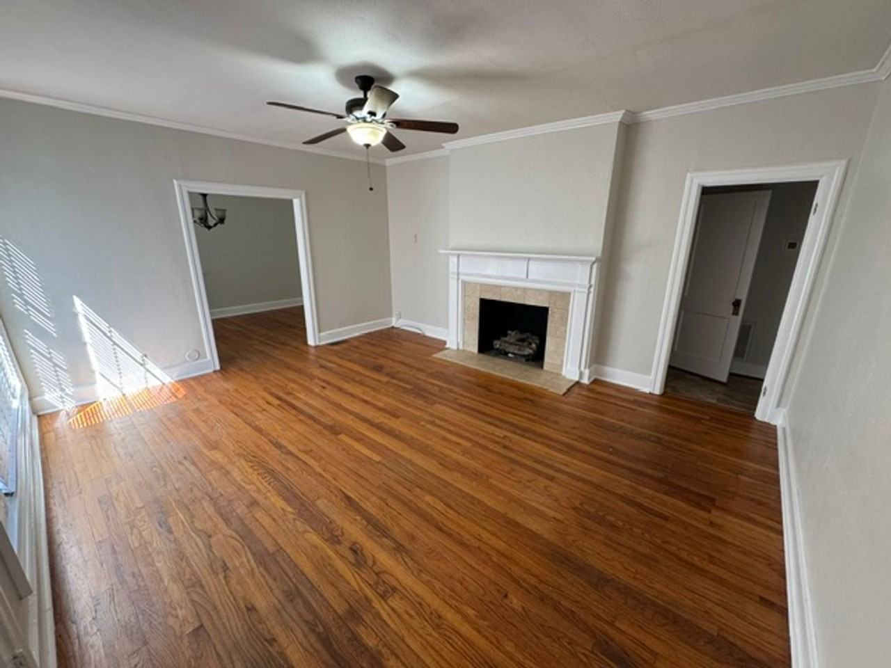 306 E Mclendon Cir - Photo 2 of 9