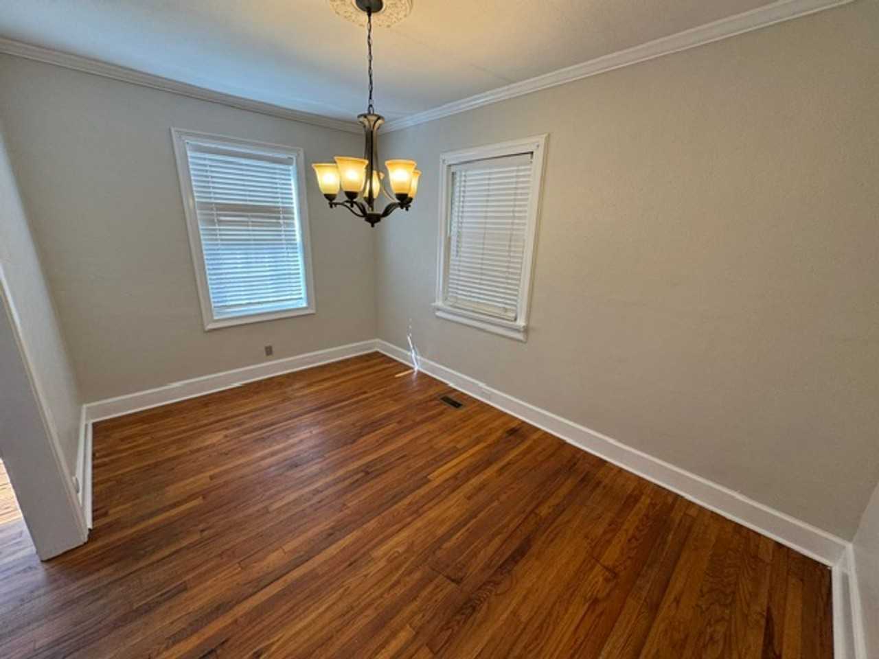 306 E Mclendon Cir - Photo 3 of 9