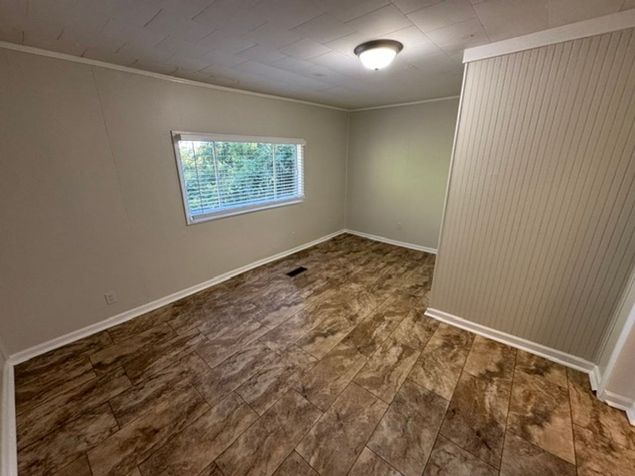 306 E Mclendon Cir - Photo 5 of 9