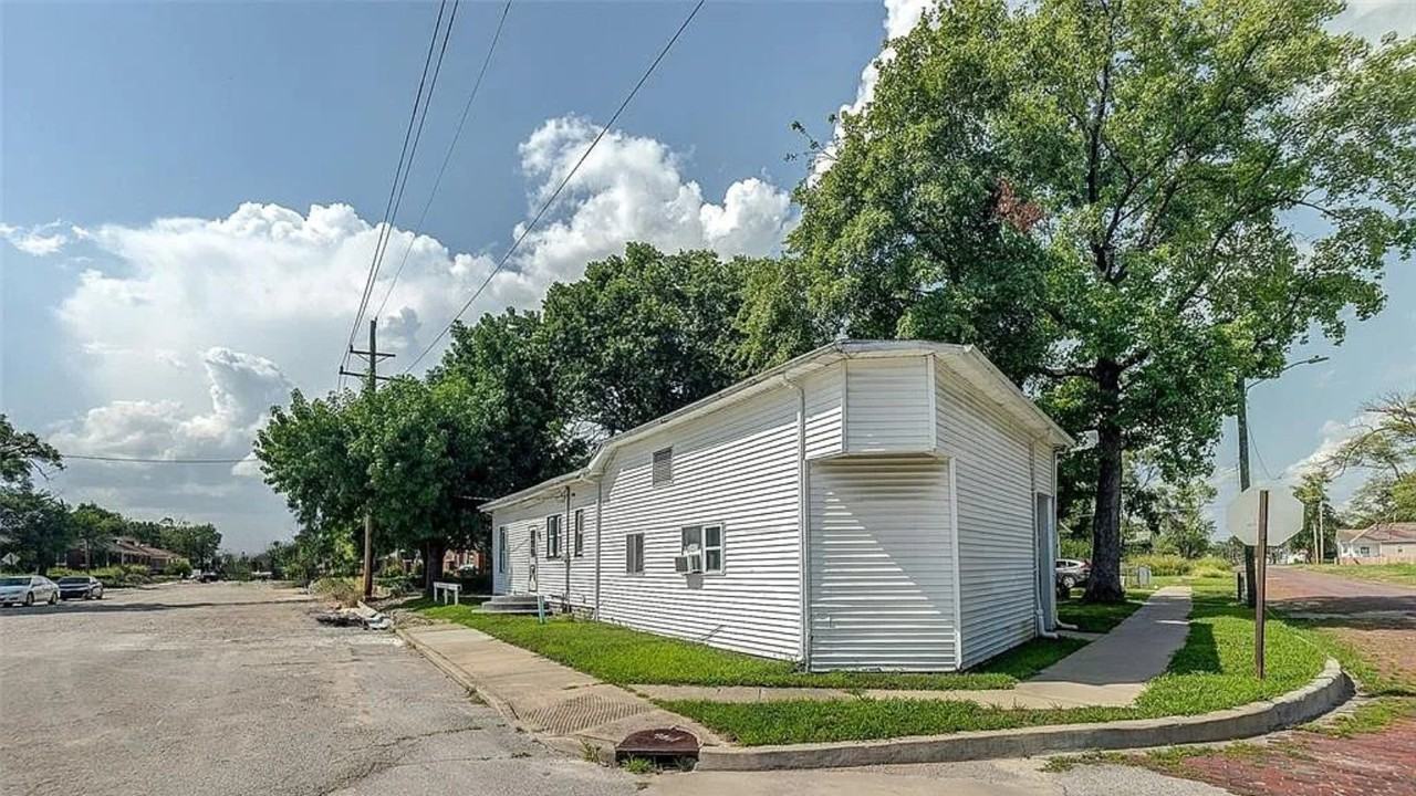 351 N 26th St - Photo 2 of 19