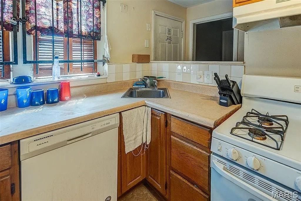351 N 26th St - Photo 5 of 19