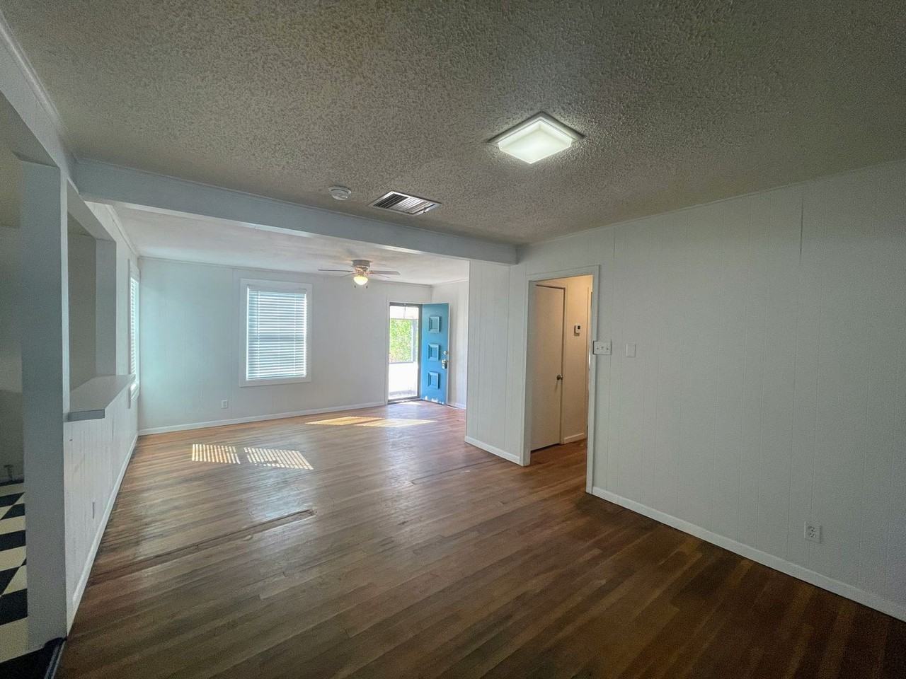 3408 Avenue V - Photo 7 of 24
