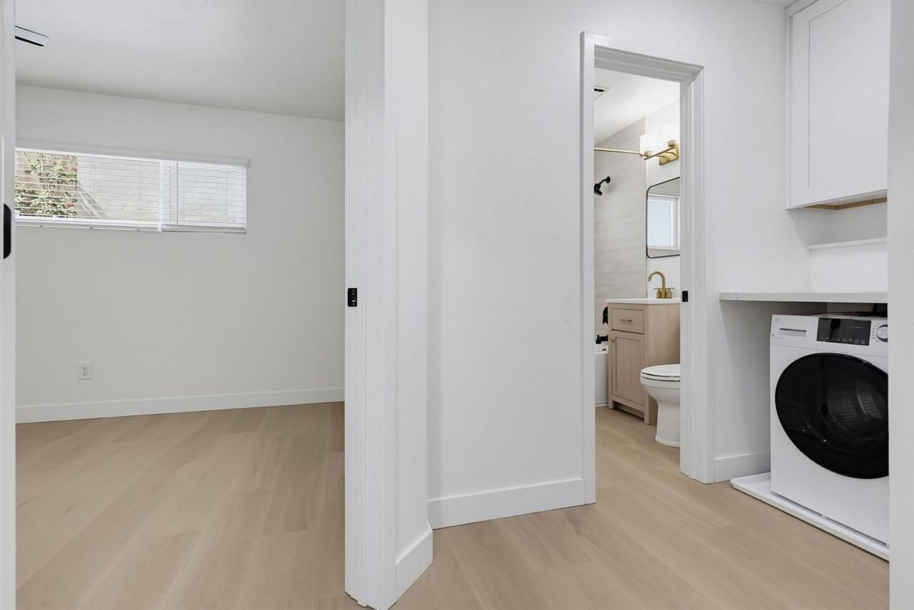 1274 1/2 Essex St - Photo 7 of 12