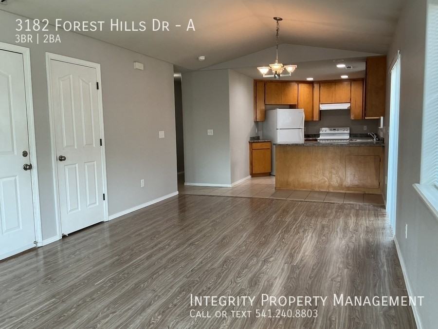 3182 Forest Hills Dr #A - Photo 4 of 18