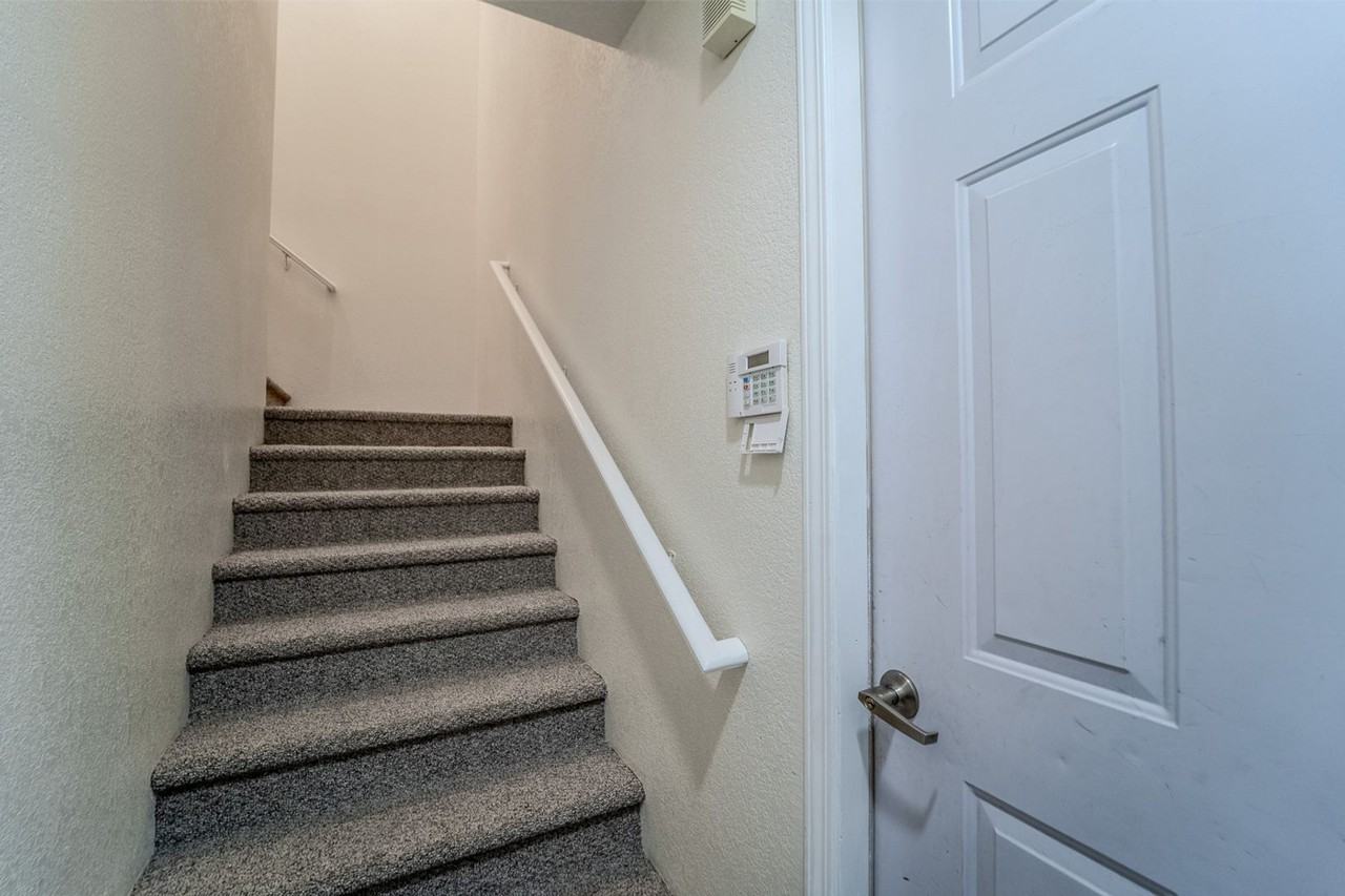 875 Forbes Ave - Photo 4 of 20