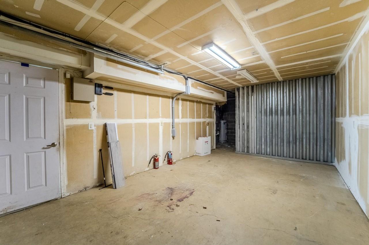 875 Forbes Ave - Photo 5 of 20