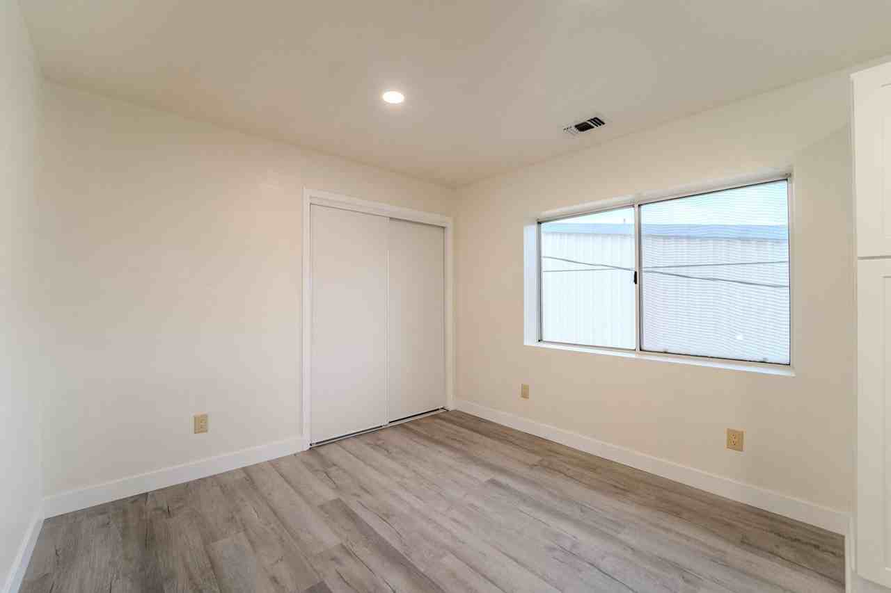 875 Forbes Ave - Photo 7 of 20