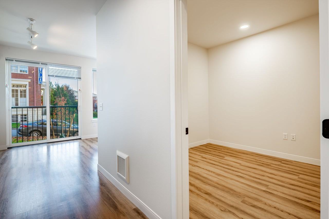 1100 North Forest Street - Photo 4 of 6
