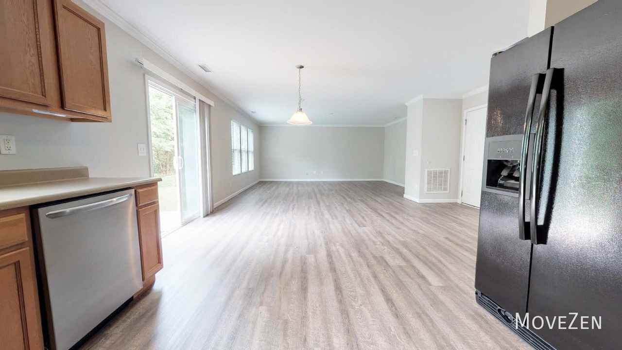 4438 Stonewall Dr - Photo 4 of 42