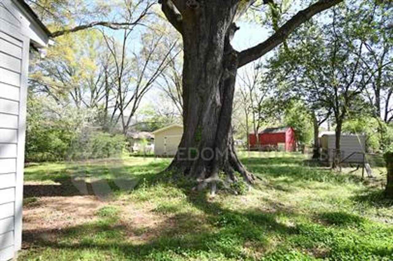 609 Annie Laura Dr - Photo 2 of 16