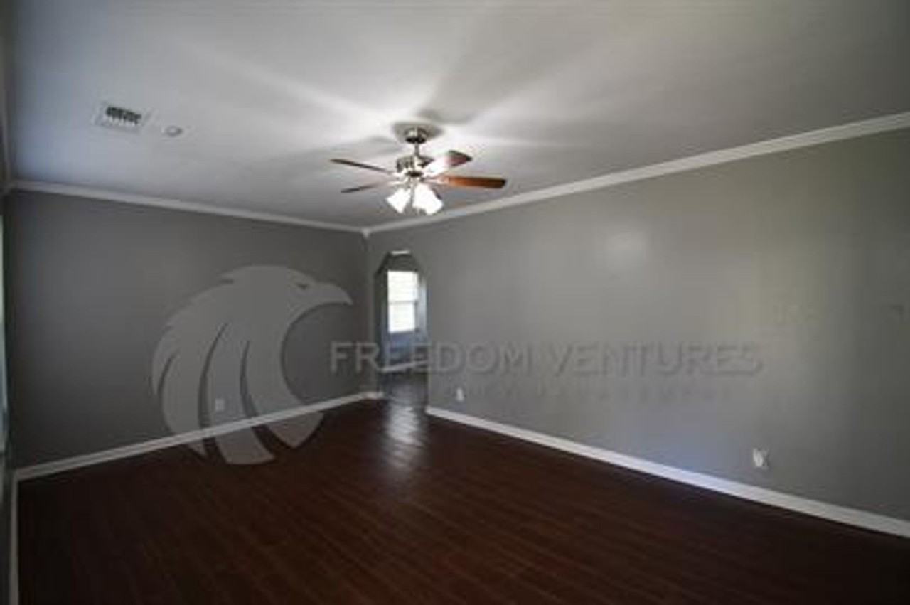 609 Annie Laura Dr - Photo 5 of 16