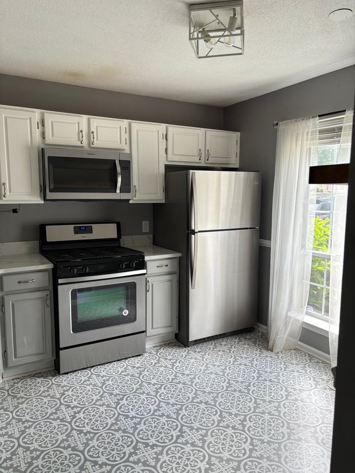 149 Middlesex Rd - Photo 3 of 20