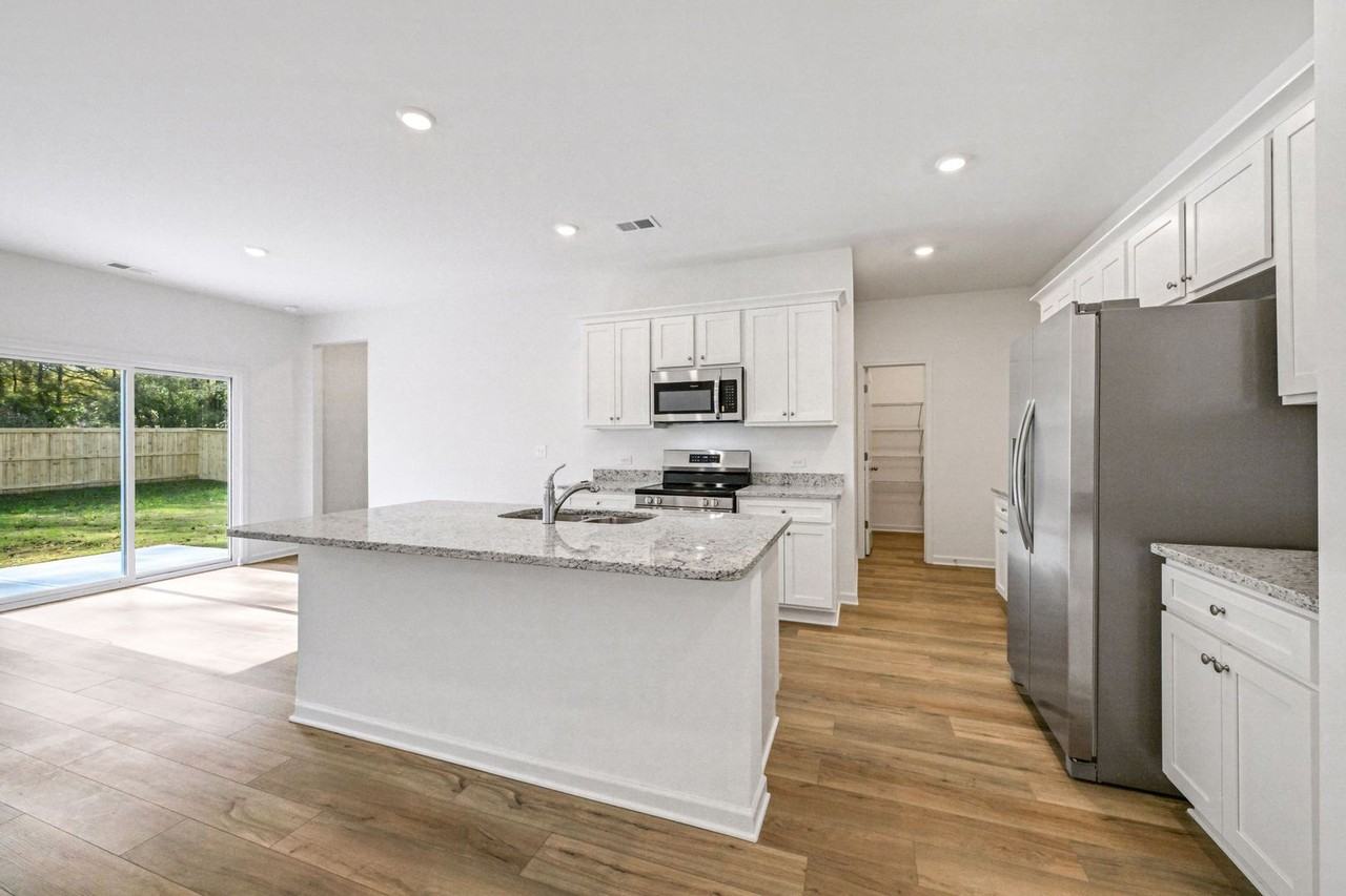 496 Red Dragon Dr - Photo 4 of 45